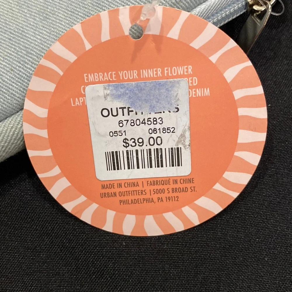 Urban outfitters Hippie Laptop Light Blue Zip Case 10x14”